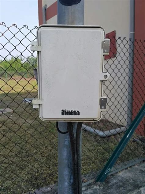 junction box fit around pole|pole mounted junction box.